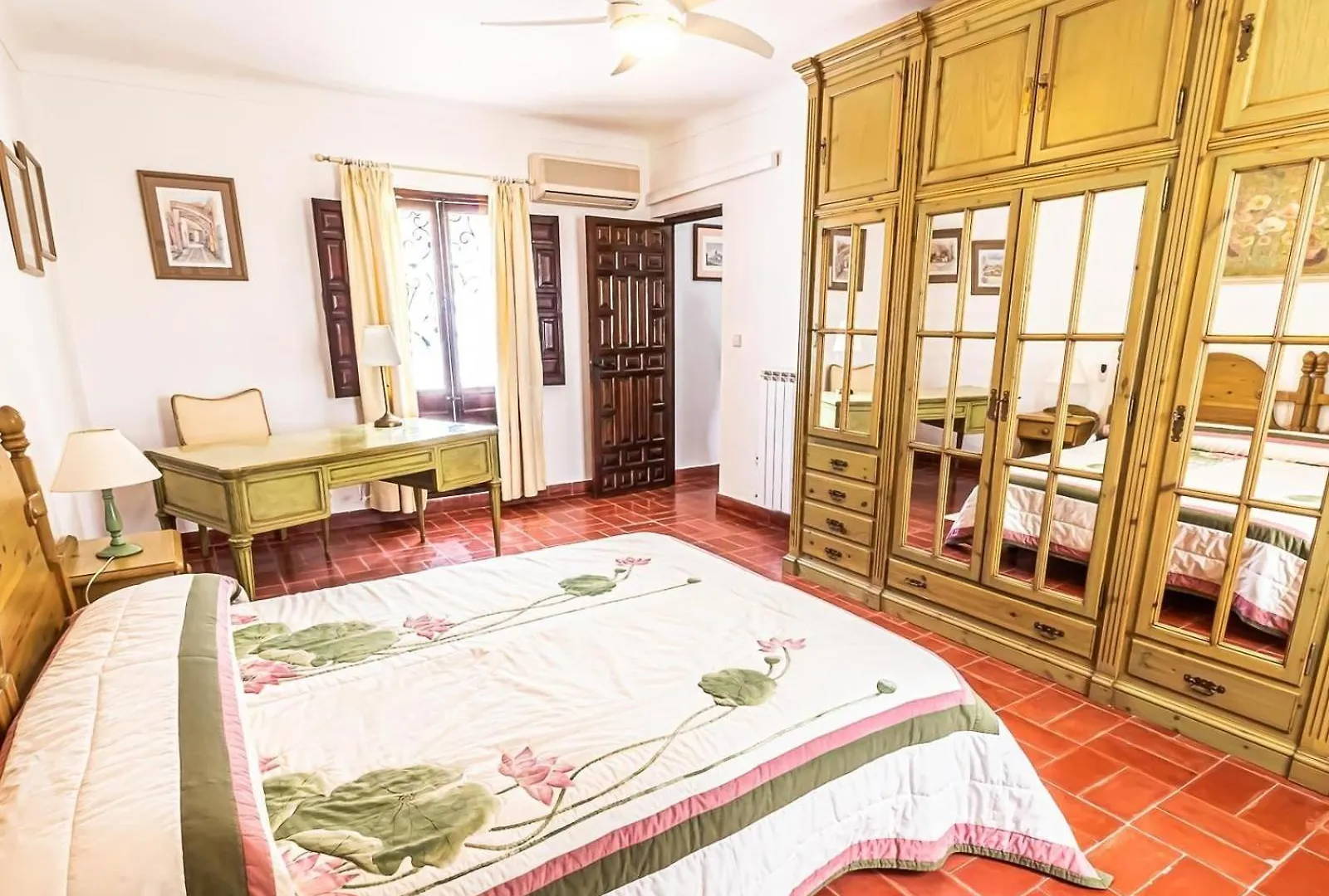 Hacienda El Corchuelo En Marchena Villa